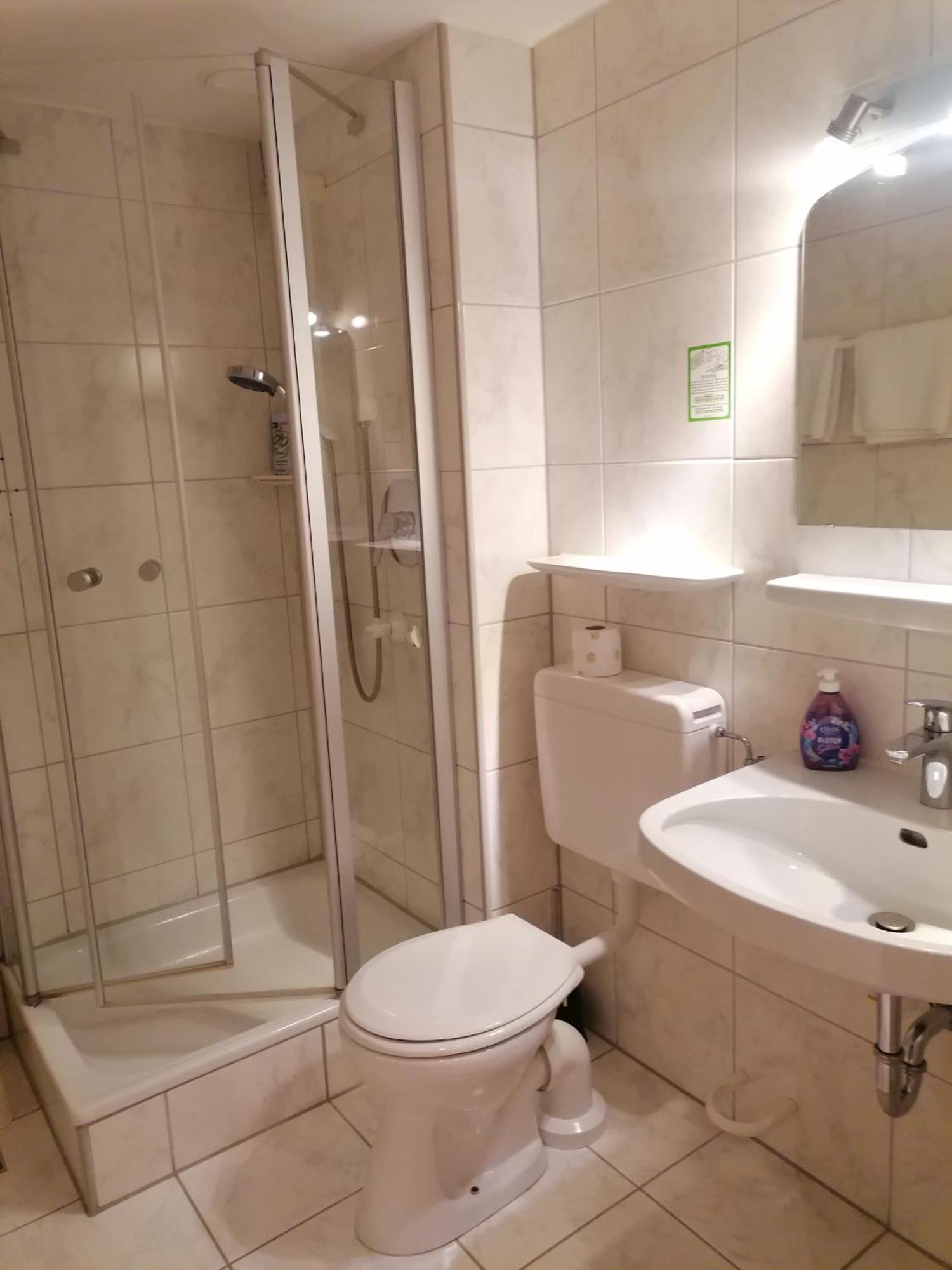 Hotel-Restaurant Rebstock Иринген Экстерьер фото